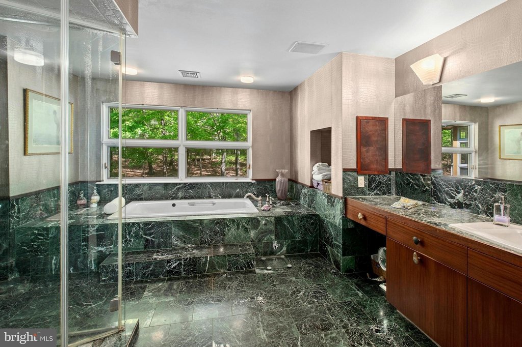 HENRYVILLE, Pennsylvania, 18332, United States, 6 Bedrooms Bedrooms, ,7.5 BathroomsBathrooms,Residential,Forsale,2014635