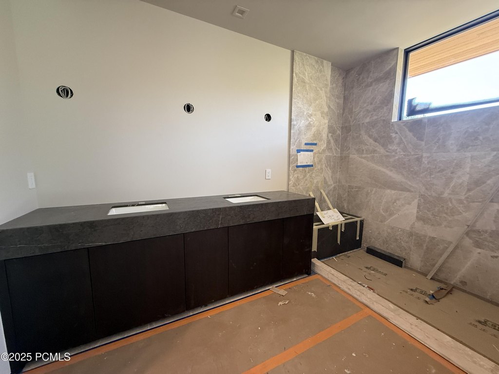 Park City, Utah, 84060, United States, 6 Bedrooms Bedrooms, ,7.5 BathroomsBathrooms,Residential,Forsale,2000251