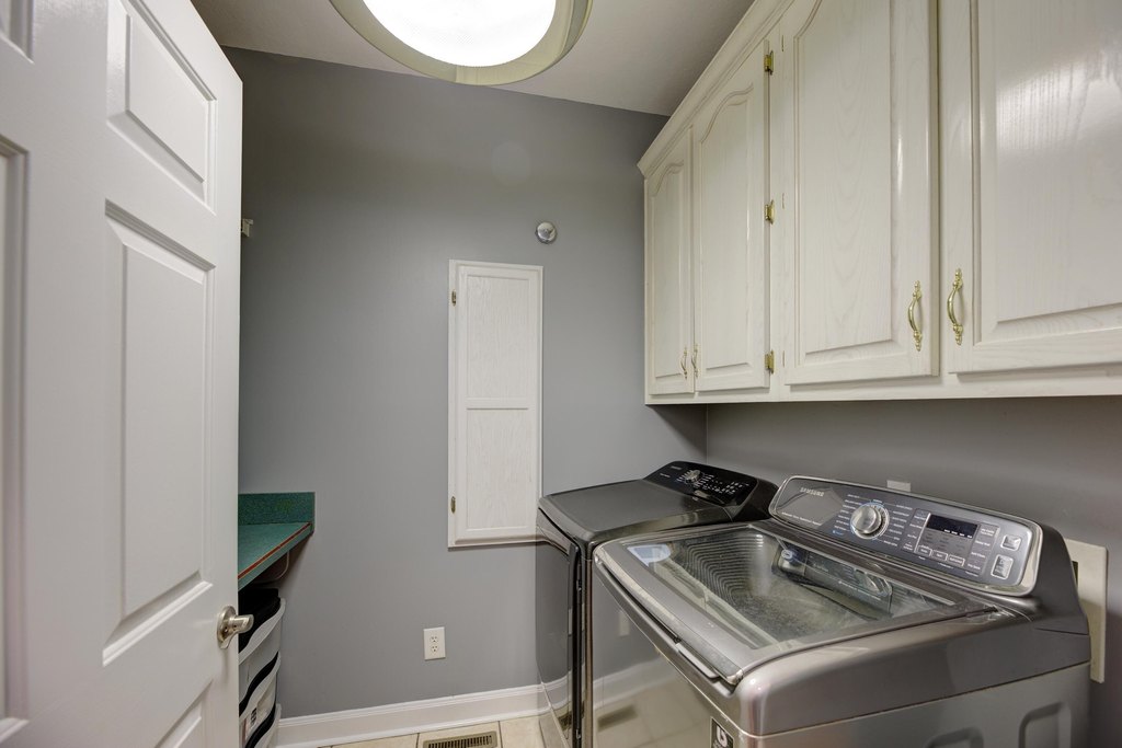 Hixson, Tennessee, 37343, United States, 3 Bedrooms Bedrooms, ,3.5 BathroomsBathrooms,Residential,Forsale,2011258