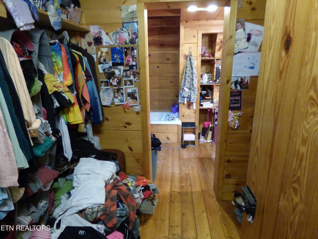 Crossville, Tennessee, 38571, United States, 4 Bedrooms Bedrooms, ,5.5 BathroomsBathrooms,Residential,Forsale,1907867