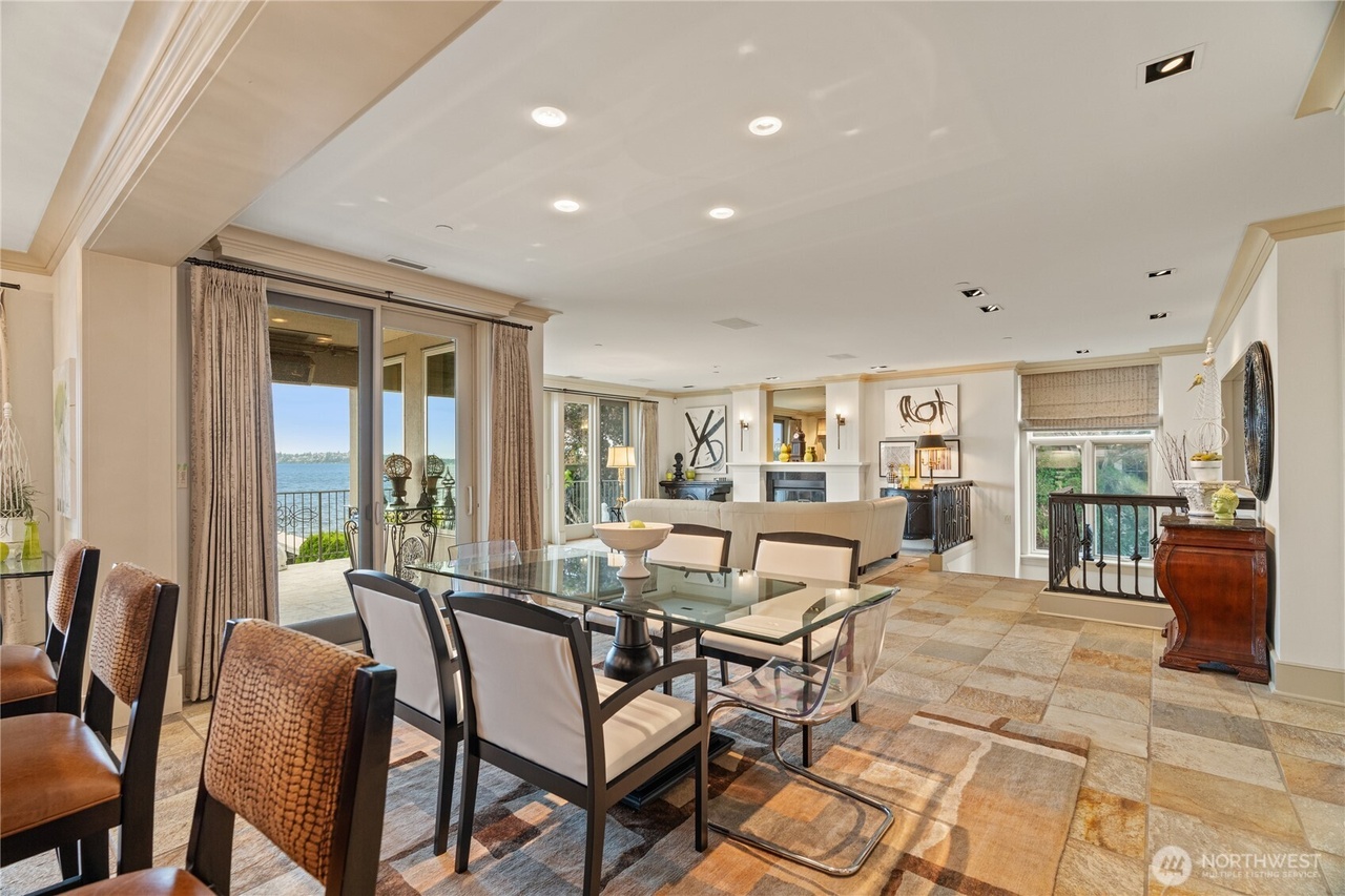 Kirkland, Washington, 98033, United States, 3 Bedrooms Bedrooms, ,3 BathroomsBathrooms,Residential,Forsale,1965877