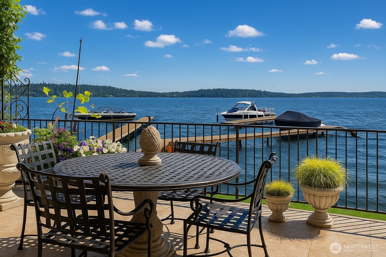 Kirkland, Washington, 98033, United States, 3 Bedrooms Bedrooms, ,3 BathroomsBathrooms,Residential,Forsale,1965877