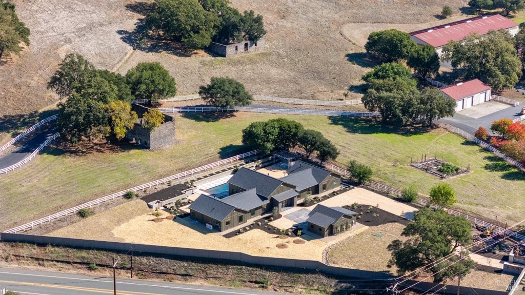 Santa Rosa, California, 95403, United States, 4 Bedrooms Bedrooms, ,6 BathroomsBathrooms,Residential,Forsale,1985918