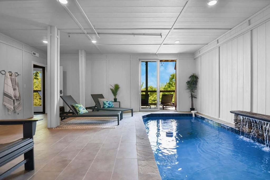 Sevierville, Tennessee, 37862, United States, 3 Bedrooms Bedrooms, ,6.5 BathroomsBathrooms,Residential,Forsale,2011936