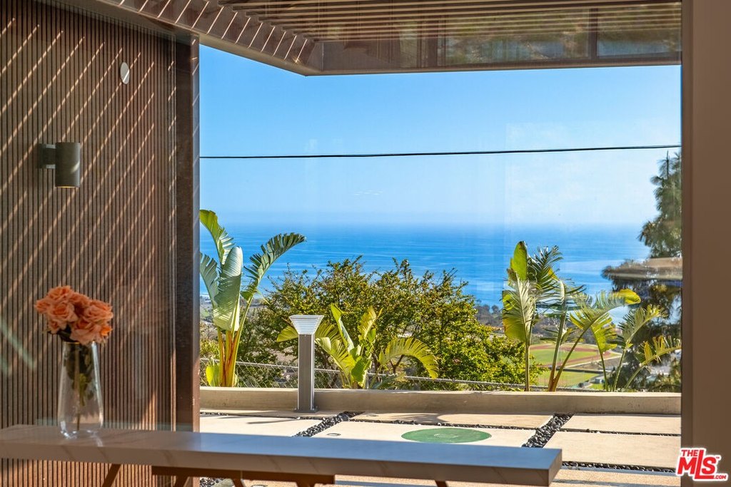 Malibu, California, 90265, United States, 3 Bedrooms Bedrooms, ,3 BathroomsBathrooms,Residential,Forsale,1985955