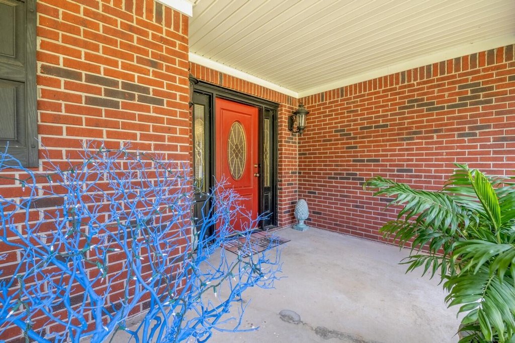 Calhoun, Georgia, 30701, United States, 5 Bedrooms Bedrooms, ,4.5 BathroomsBathrooms,Residential,Forsale,2004688