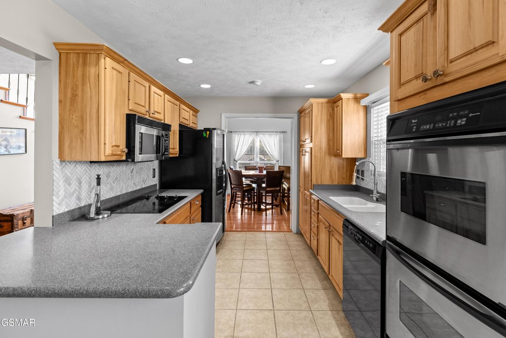 Baneberry, Tennessee, 37890, United States, 3 Bedrooms Bedrooms, ,2.5 BathroomsBathrooms,Residential,Forsale,1999467