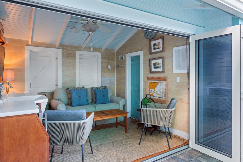 Key West, Florida, 33040, United States, 3 Bedrooms Bedrooms, ,1.5 BathroomsBathrooms,Residential,Forsale,1972001