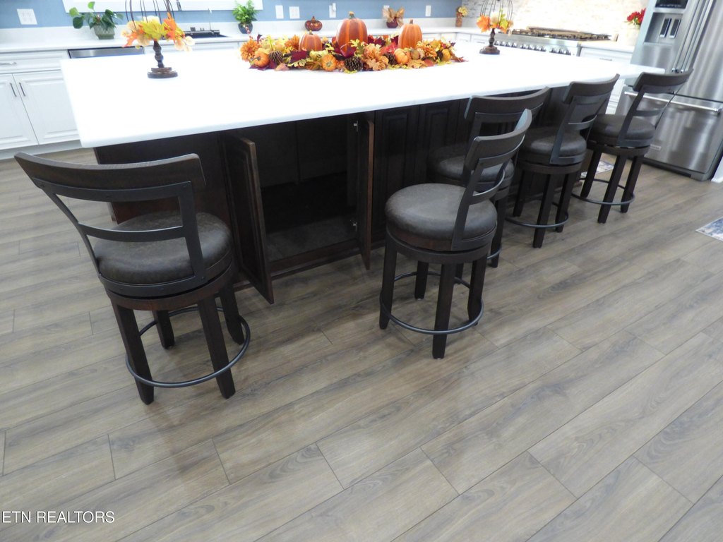 Crossville, Tennessee, 38572, United States, 2 Bedrooms Bedrooms, ,2.5 BathroomsBathrooms,Residential,Forsale,1996593