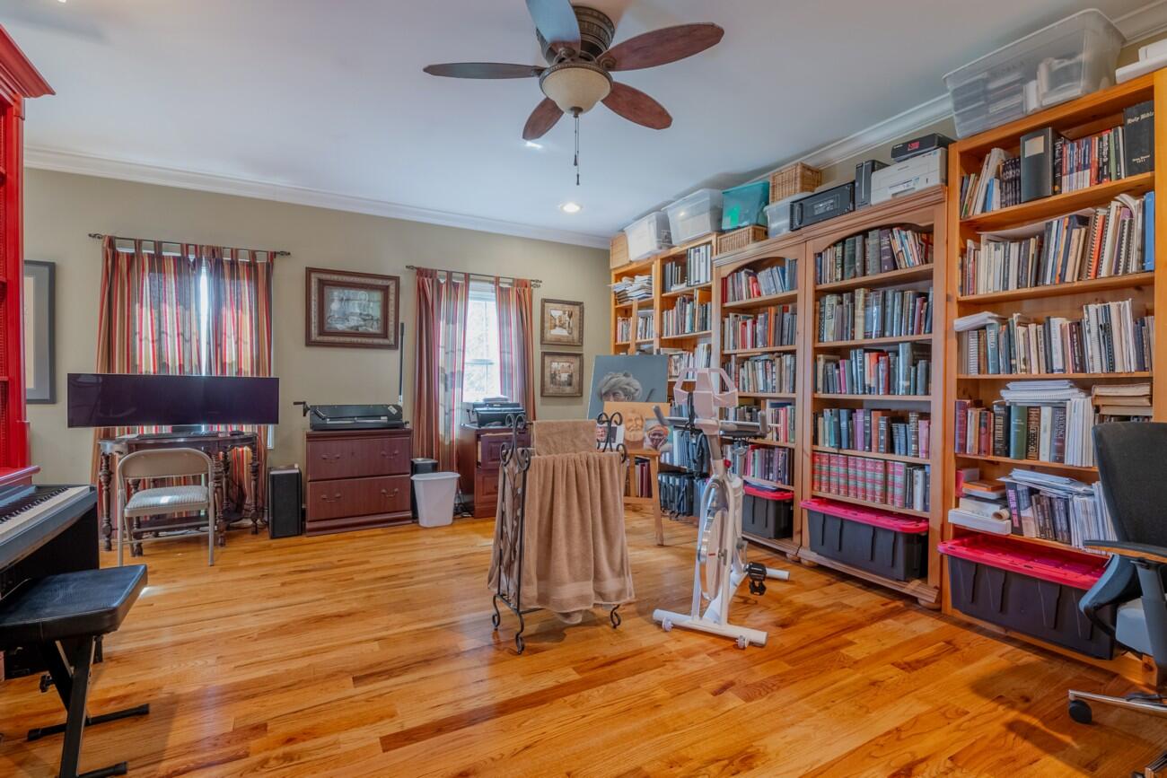 Calhoun, Georgia, 30701, United States, 5 Bedrooms Bedrooms, ,4 BathroomsBathrooms,Residential,Forsale,1963598