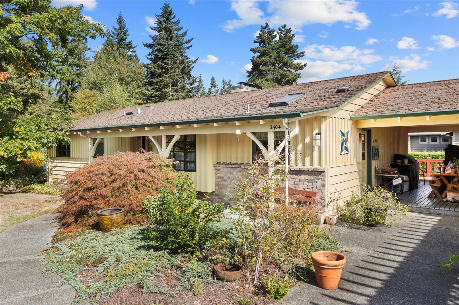 Bellevue, Washington, 98005, United States, 5 Bedrooms Bedrooms, ,1.5 BathroomsBathrooms,Residential,Forsale,1965895