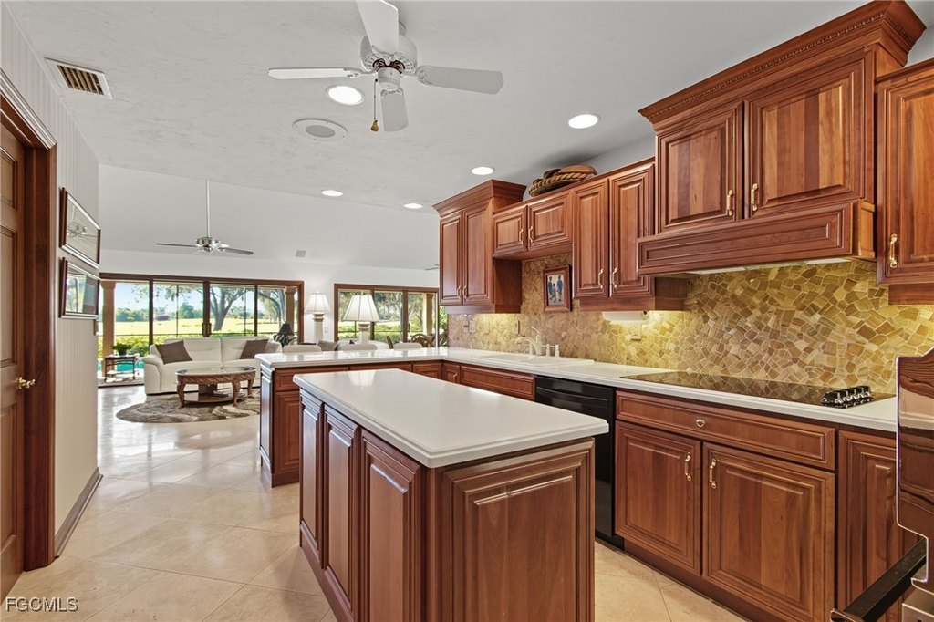 Fort Myers, Florida, 33912, United States, 3 Bedrooms Bedrooms, ,3.5 BathroomsBathrooms,Residential,Forsale,1971960