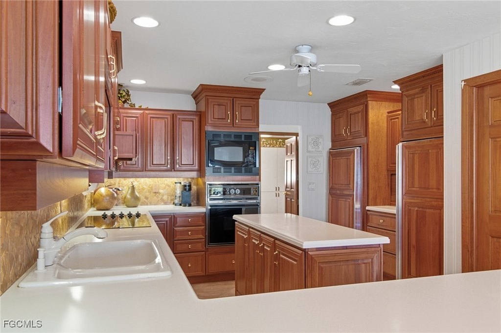 Fort Myers, Florida, 33912, United States, 3 Bedrooms Bedrooms, ,3.5 BathroomsBathrooms,Residential,Forsale,1971960