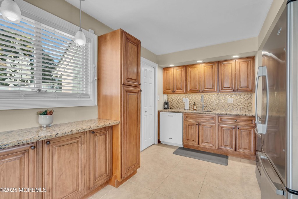 Hazlet, New Jersey, 07730, United States, 4 Bedrooms Bedrooms, ,2 BathroomsBathrooms,Residential,Forsale,1966075