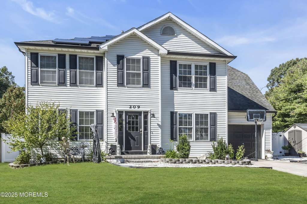 Island Heights, New Jersey, 08732, United States, 4 Bedrooms Bedrooms, ,2.5 BathroomsBathrooms,Residential,Forsale,1994045