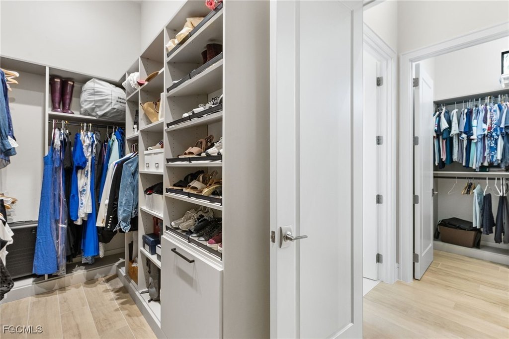 Fort Myers, Florida, 33908, United States, 4 Bedrooms Bedrooms, ,4.5 BathroomsBathrooms,Residential,Forsale,1998611