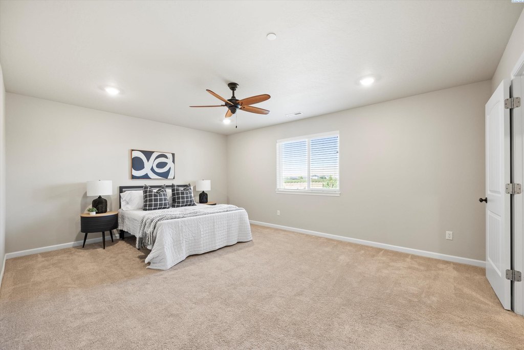 Richland, Washington, 99352, United States, 4 Bedrooms Bedrooms, ,2.5 BathroomsBathrooms,Residential,Forsale,1990696