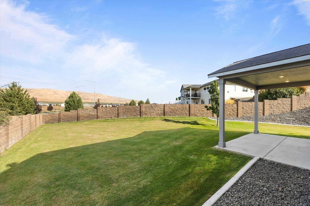 Richland, Washington, 99352, United States, 4 Bedrooms Bedrooms, ,2.5 BathroomsBathrooms,Residential,Forsale,1990696