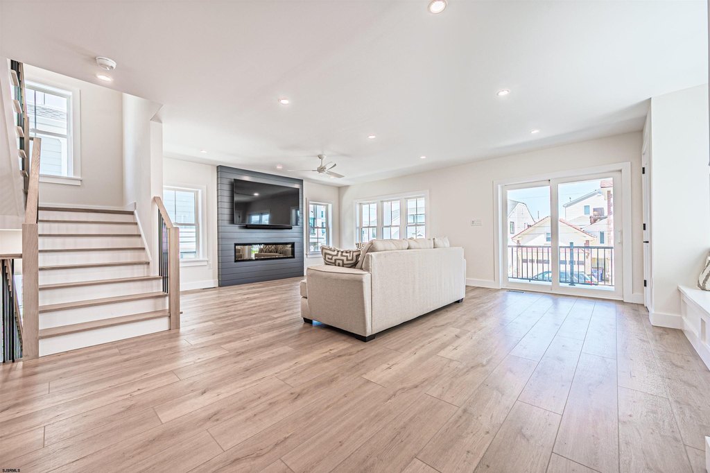 Ventnor, New Jersey, 08406, United States, 5 Bedrooms Bedrooms, ,4.5 BathroomsBathrooms,Residential,Forsale,1994143