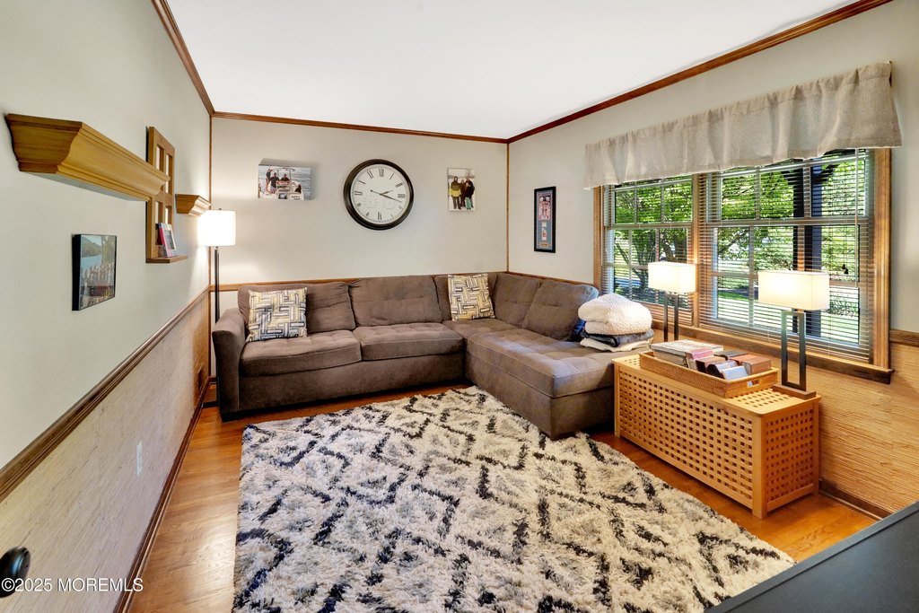 Red Bank, New Jersey, 07701, United States, 5 Bedrooms Bedrooms, ,3 BathroomsBathrooms,Residential,Forsale,1984553