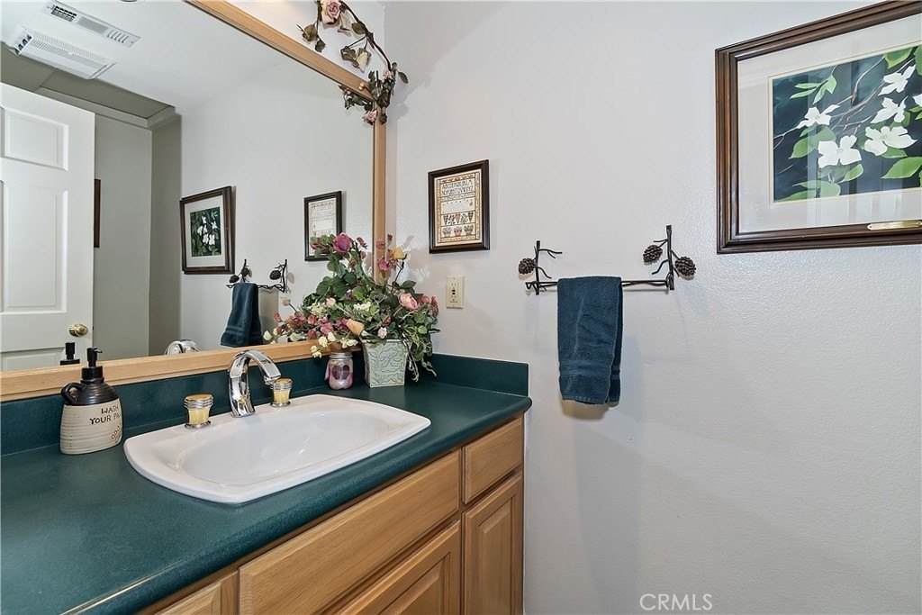 Lake Arrowhead, California, 92352, United States, 3 Bedrooms Bedrooms, ,2.5 BathroomsBathrooms,Residential,Forsale,2004863