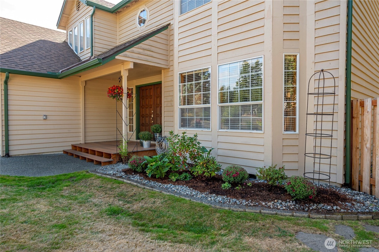 Oak Harbor, Washington, 98277, United States, 4 Bedrooms Bedrooms, ,2 BathroomsBathrooms,Residential,Forsale,1965888