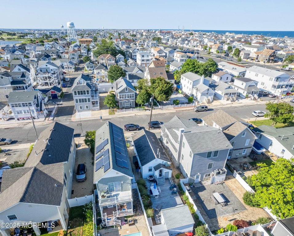 Seaside Park, New Jersey, 08752, United States, 2 Bedrooms Bedrooms, ,1 BathroomBathrooms,Residential,Forsale,1959749