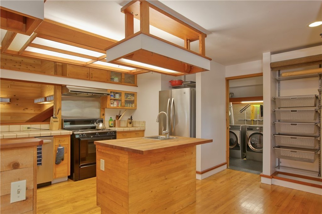 Cambria, California, 93428, United States, 3 Bedrooms Bedrooms, ,2.5 BathroomsBathrooms,Residential,Forsale,2009039