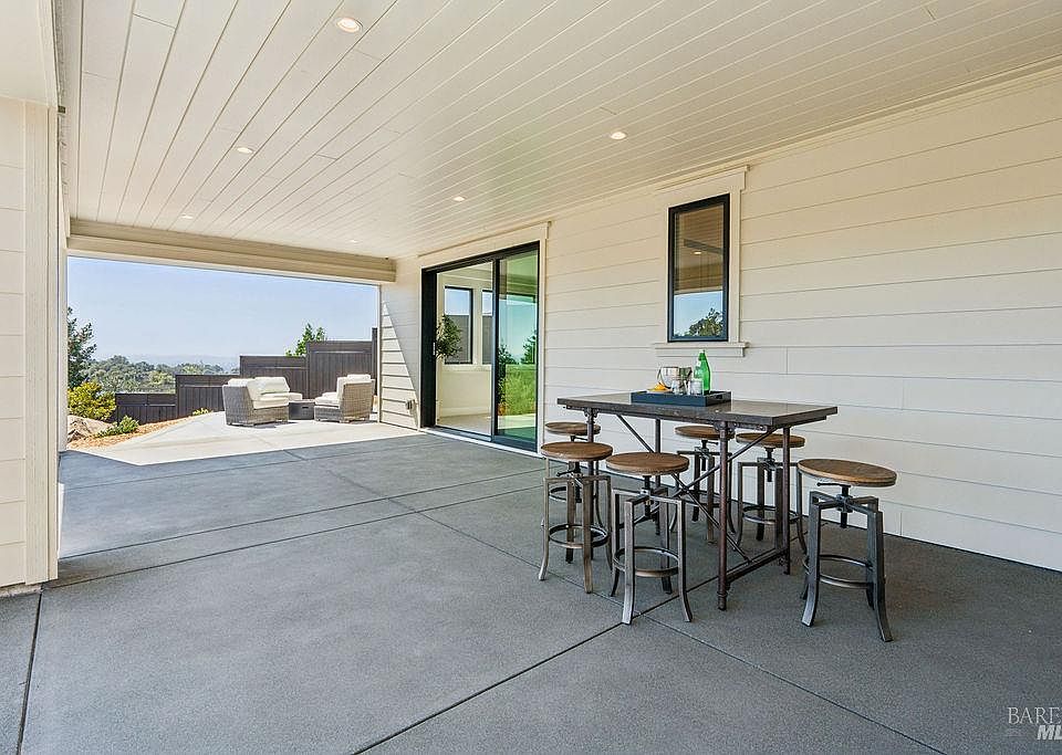 Santa Rosa, California, 95403, United States, 4 Bedrooms Bedrooms, ,4 BathroomsBathrooms,Residential,Forsale,1985927