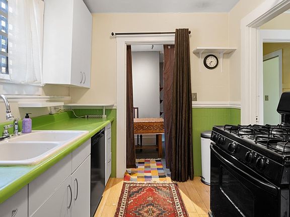 San Anselmo, California, 94960, United States, 2 Bedrooms Bedrooms, ,2 BathroomsBathrooms,Residential,Forsale,1985926