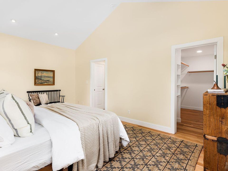 Healdsburg, California, 95448, United States, 3 Bedrooms Bedrooms, ,2 BathroomsBathrooms,Residential,Forsale,1985931