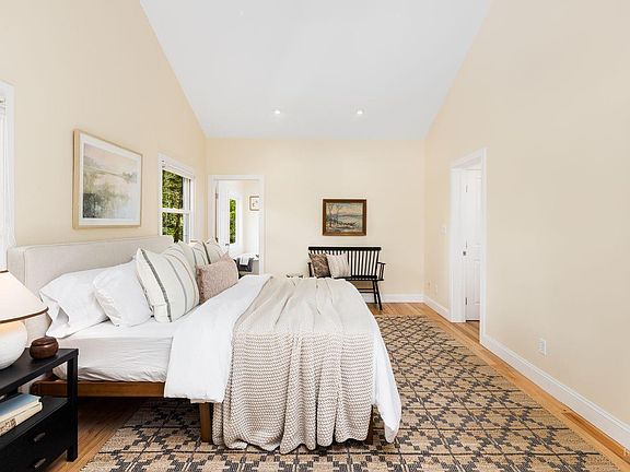 Healdsburg, California, 95448, United States, 3 Bedrooms Bedrooms, ,2 BathroomsBathrooms,Residential,Forsale,1985931