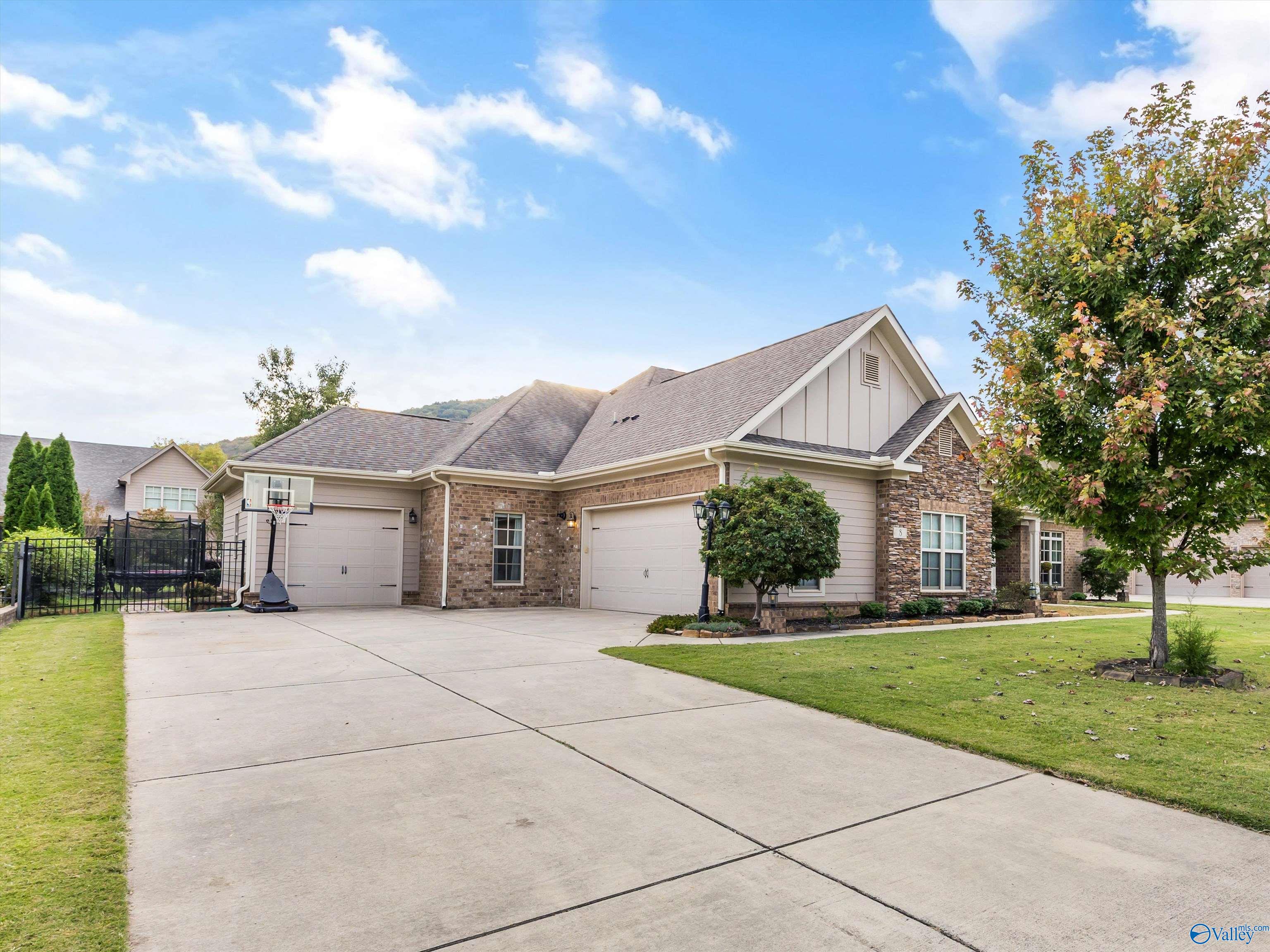 Gurley, Alabama, 35748, United States, 5 Bedrooms Bedrooms, ,4.5 BathroomsBathrooms,Residential,Forsale,2007711