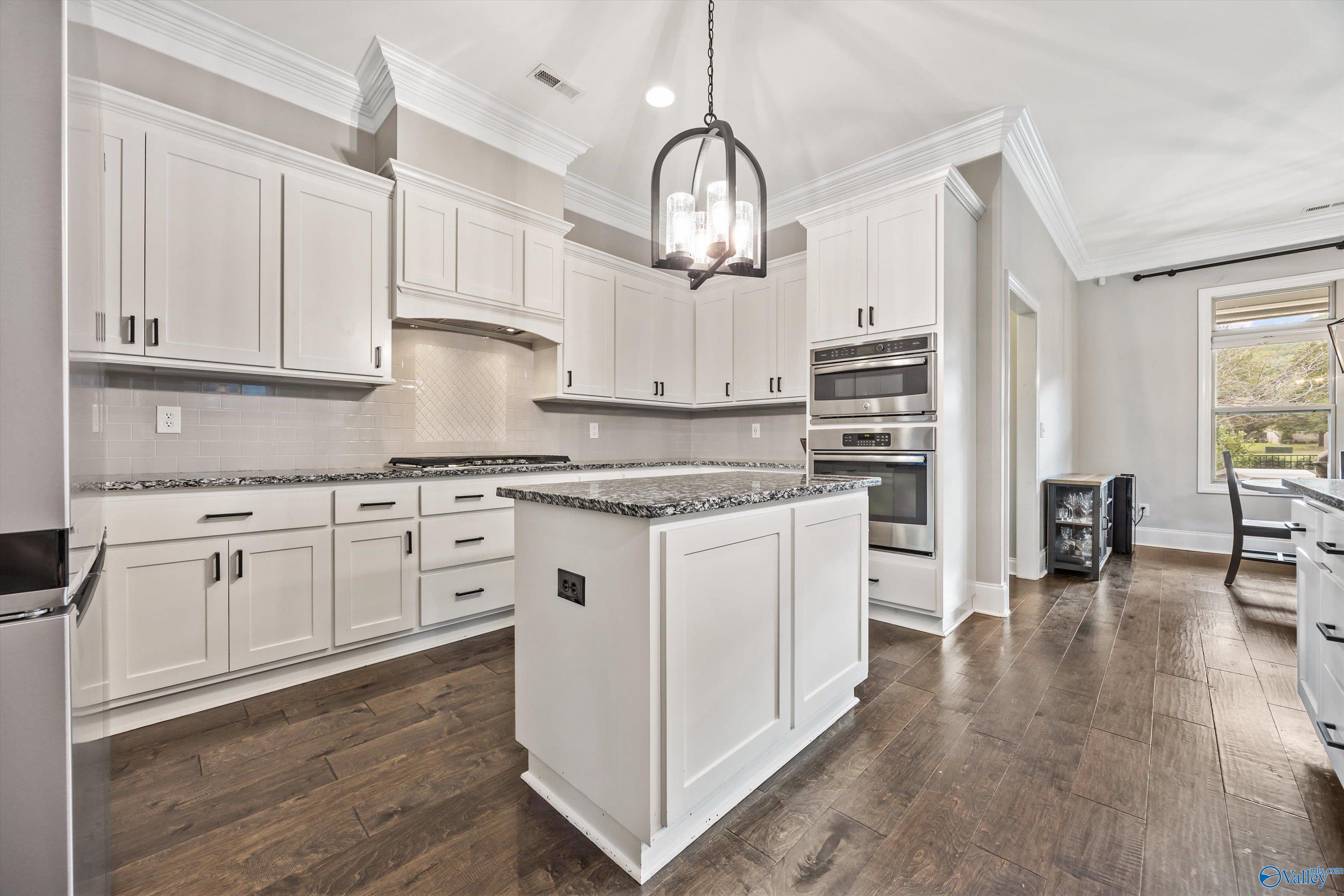 Gurley, Alabama, 35748, United States, 5 Bedrooms Bedrooms, ,4.5 BathroomsBathrooms,Residential,Forsale,2007711