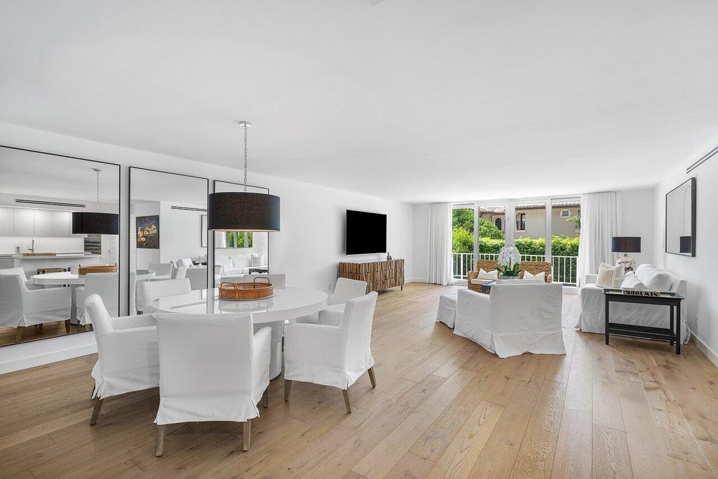 Palm Beach, Florida, 33480, United States, 2 Bedrooms Bedrooms, ,2 BathroomsBathrooms,Residential,Forsale,1996367