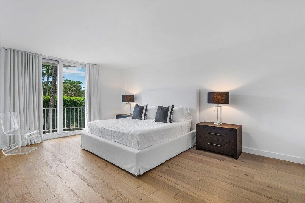 Palm Beach, Florida, 33480, United States, 2 Bedrooms Bedrooms, ,2 BathroomsBathrooms,Residential,Forsale,1996367