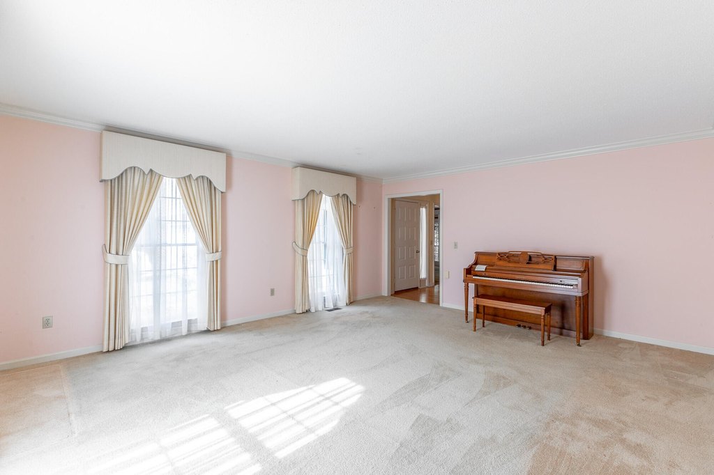 Chattanooga, Tennessee, 37421, United States, 5 Bedrooms Bedrooms, ,4 BathroomsBathrooms,Residential,Forsale,1995318