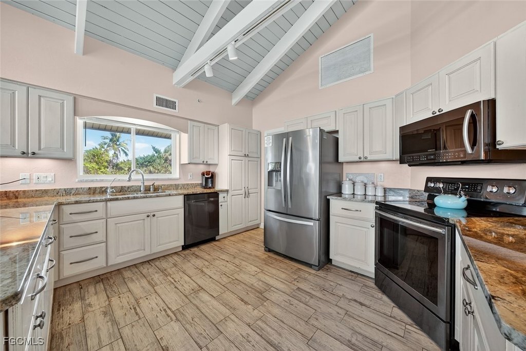 Captiva, Florida, 33924, United States, 4 Bedrooms Bedrooms, ,3.5 BathroomsBathrooms,Residential,Forsale,1971928