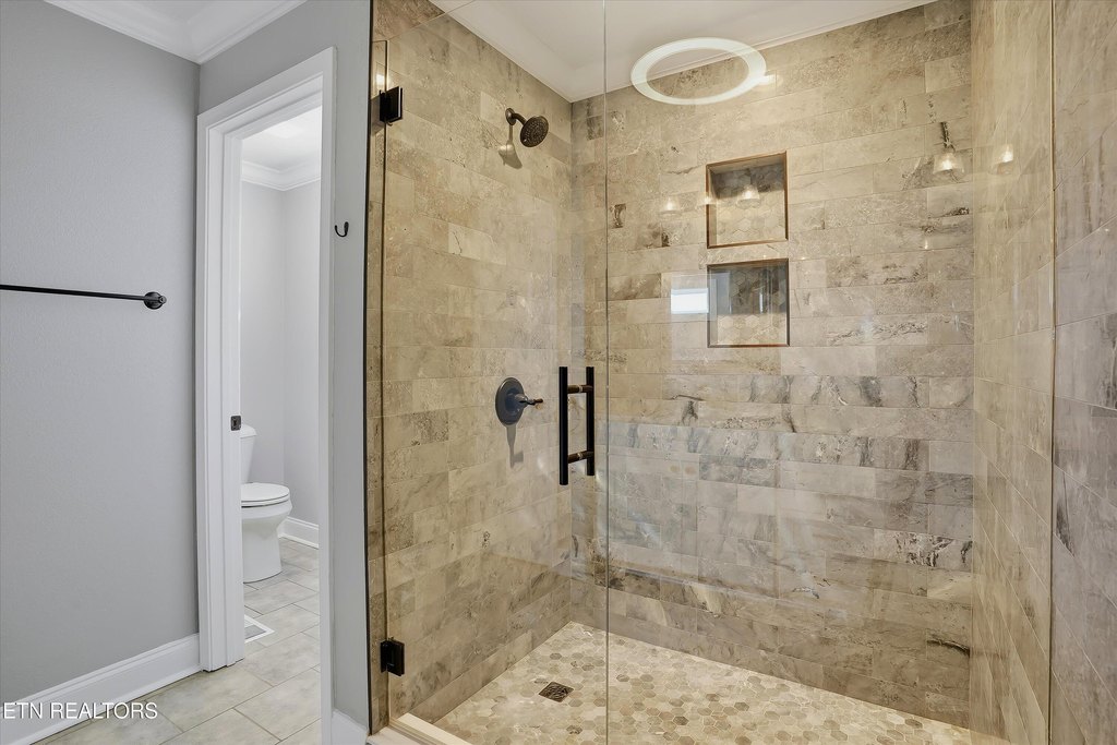 Maryville, Tennessee, 37804, United States, 4 Bedrooms Bedrooms, ,3 BathroomsBathrooms,Residential,Forsale,1973596