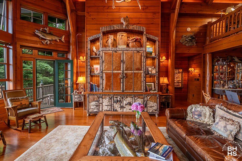 Saranac Lake, New York, 12983, United States, 7 Bedrooms Bedrooms, ,5 BathroomsBathrooms,Residential,Forsale,1999417