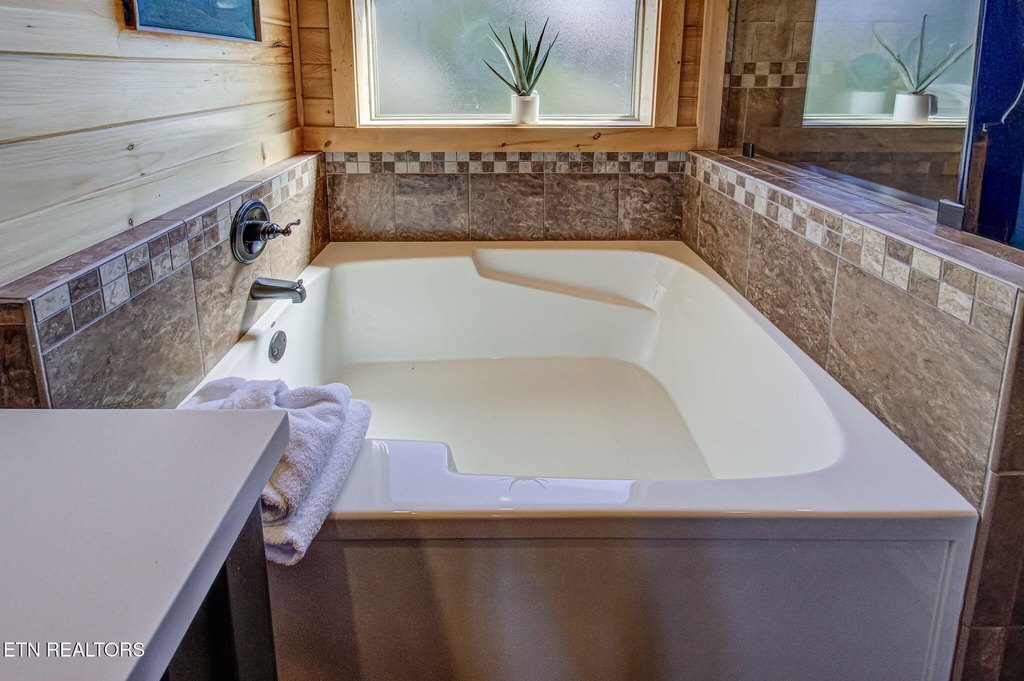 Sevierville, Tennessee, 37862, United States, 5 Bedrooms Bedrooms, ,4 BathroomsBathrooms,Residential,Forsale,1973603