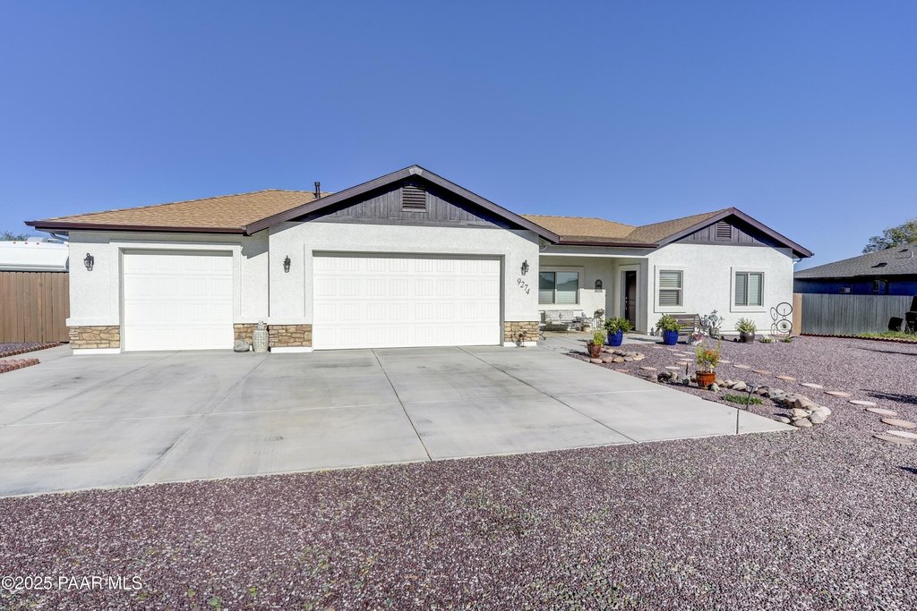 Prescott Valley, Arizona, 86314, United States, 3 Bedrooms Bedrooms, ,2 BathroomsBathrooms,Residential,Forsale,1994060