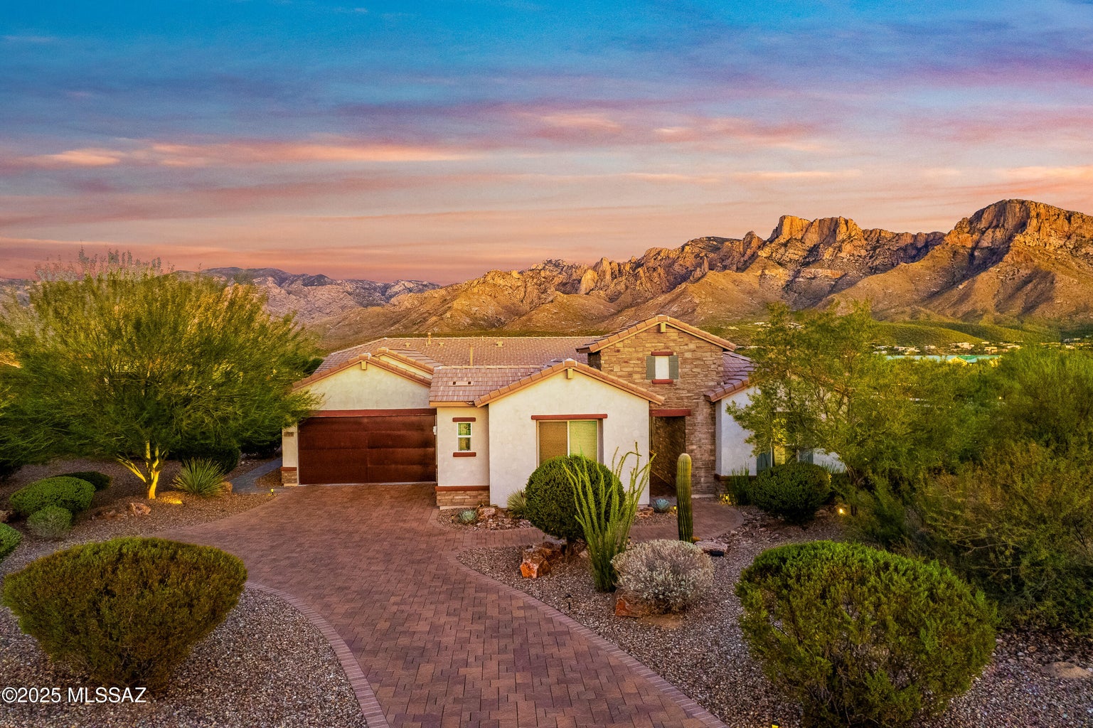 Tucson, Arizona, 85737, United States, 3 Bedrooms Bedrooms, ,4 BathroomsBathrooms,Residential,Forsale,1990093