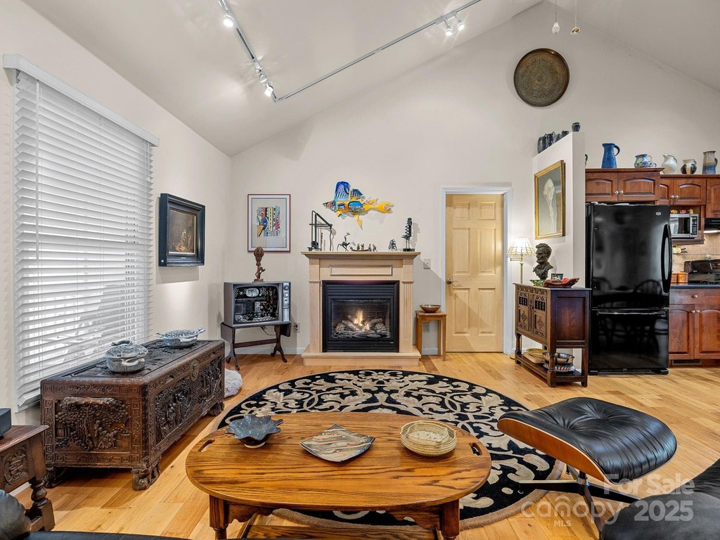 Landrum, South Carolina, 29356, United States, 2 Bedrooms Bedrooms, ,2.5 BathroomsBathrooms,Residential,Forsale,2004298