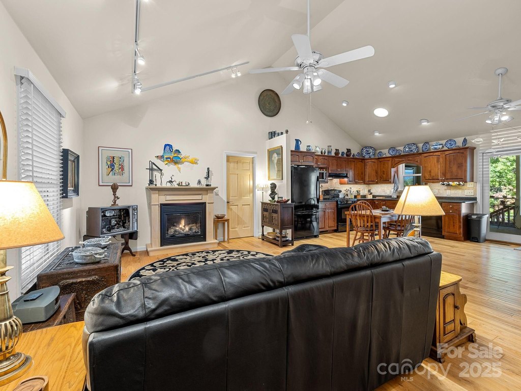 Landrum, South Carolina, 29356, United States, 2 Bedrooms Bedrooms, ,2.5 BathroomsBathrooms,Residential,Forsale,2004298