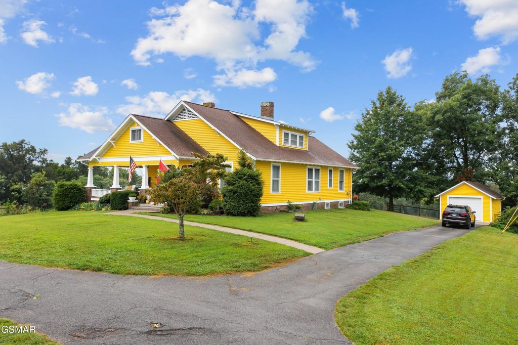 Dandridge, Tennessee, 37725, United States, 3 Bedrooms Bedrooms, ,2 BathroomsBathrooms,Residential,Forsale,1988735