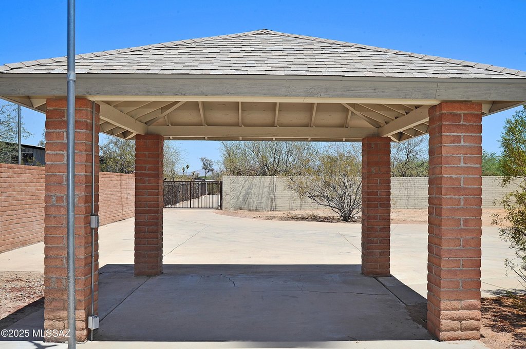 Tucson, Arizona, 85719, United States, 4 Bedrooms Bedrooms, ,5 BathroomsBathrooms,Residential,Forsale,1990105