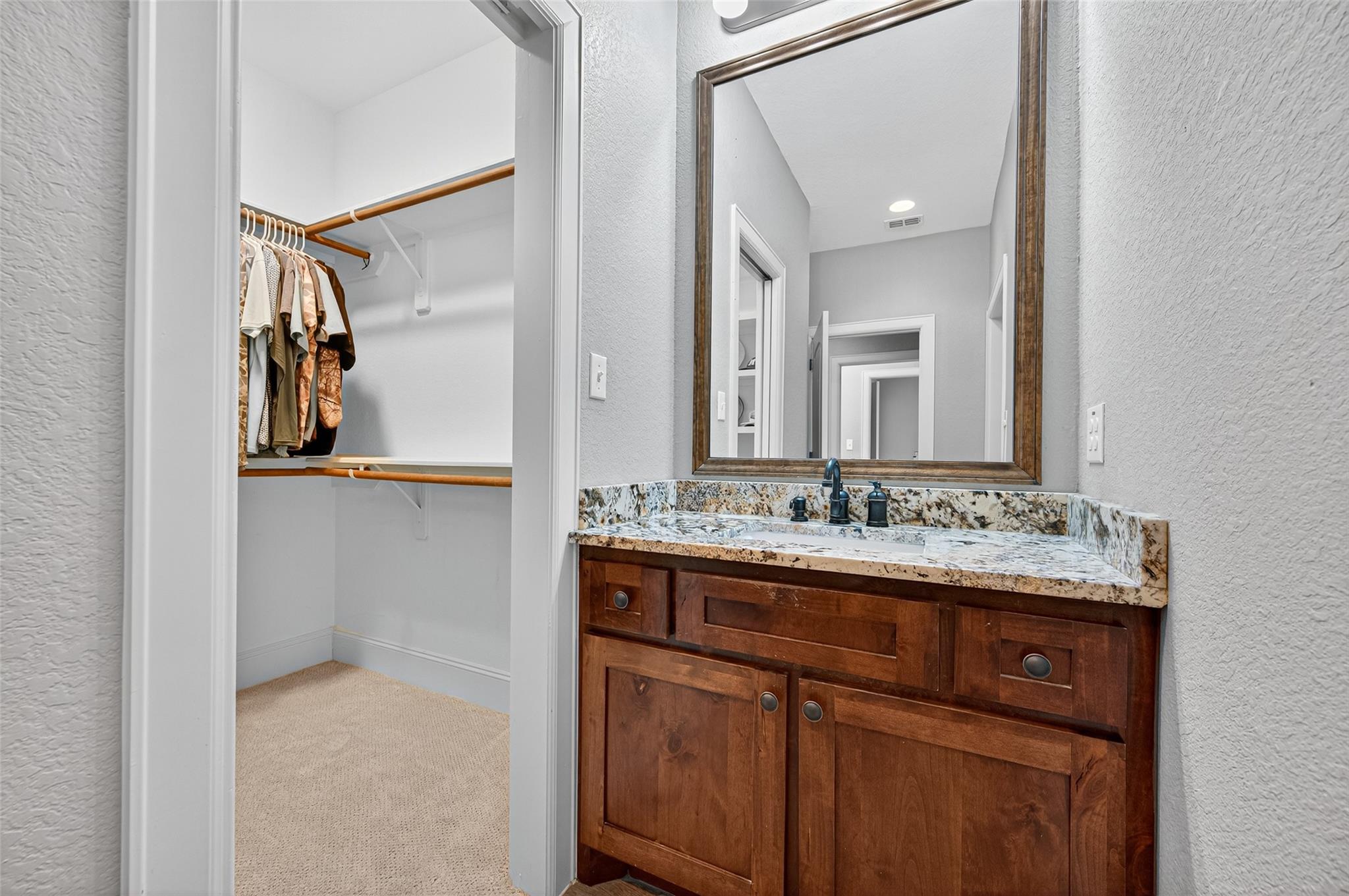 Needville, Texas, 77461, United States, 4 Bedrooms Bedrooms, ,3 BathroomsBathrooms,Residential,Forsale,1973418