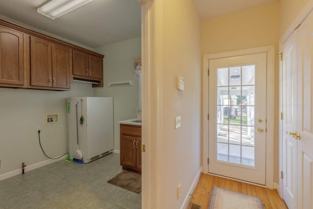 Hixson, Tennessee, 37343, United States, 4 Bedrooms Bedrooms, ,3.5 BathroomsBathrooms,Residential,Forsale,1995322