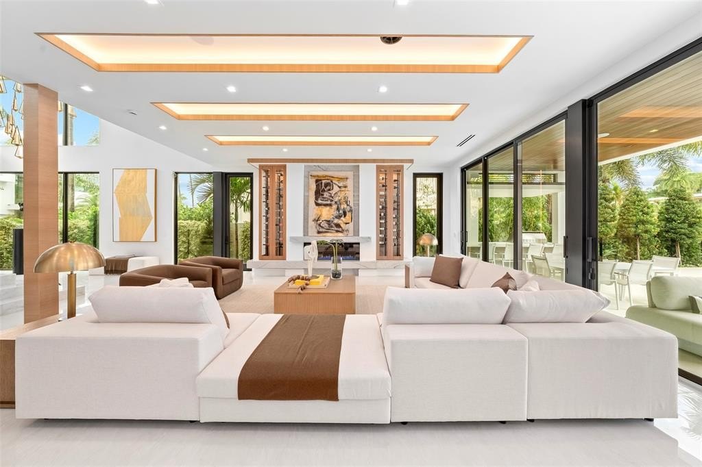 Fort Lauderdale, Florida, 33301, United States, 6 Bedrooms Bedrooms, ,5.5 BathroomsBathrooms,Residential,Forsale,1994100